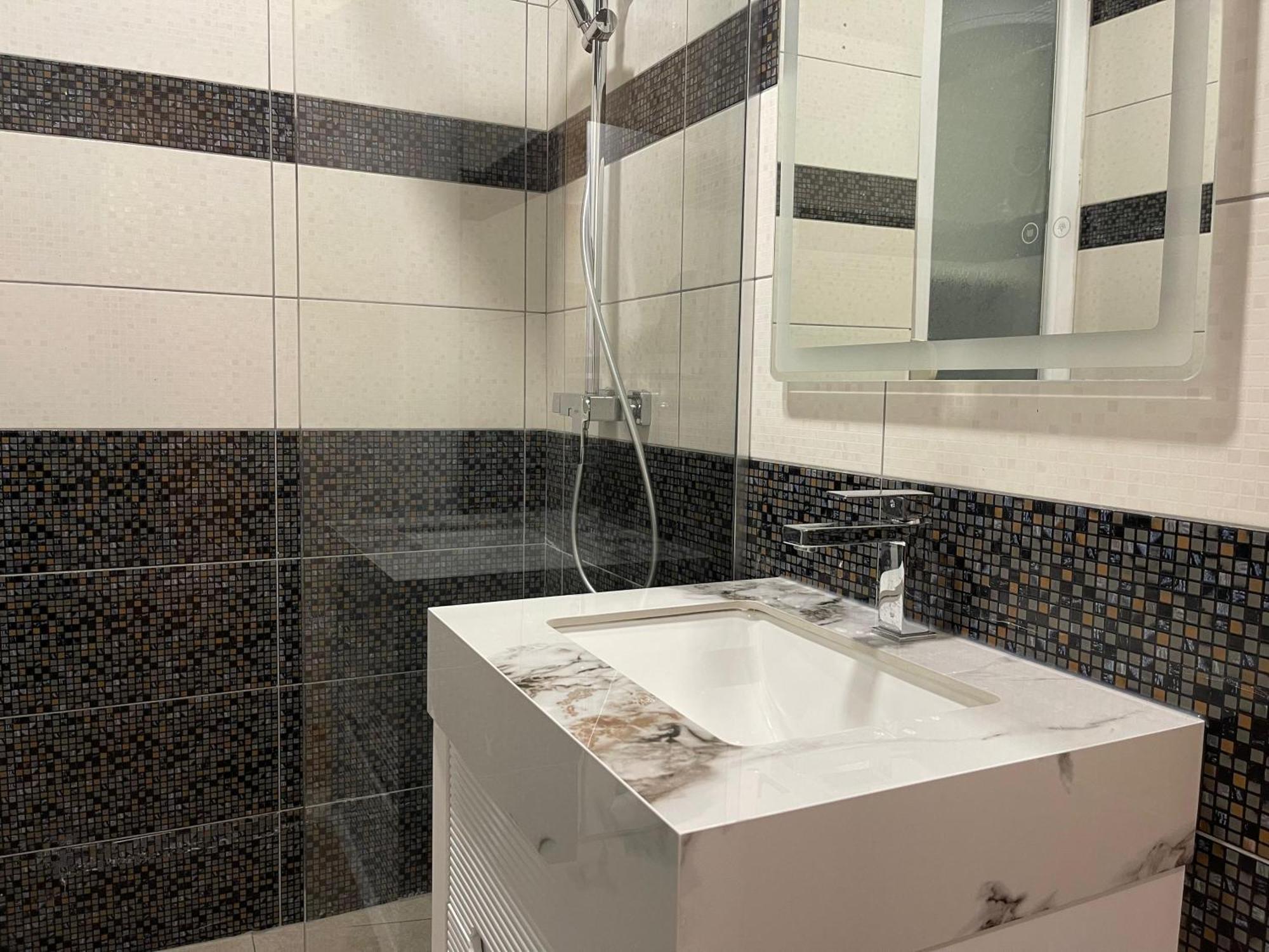 Gem In The Heart Of Tirana Apartment Luaran gambar